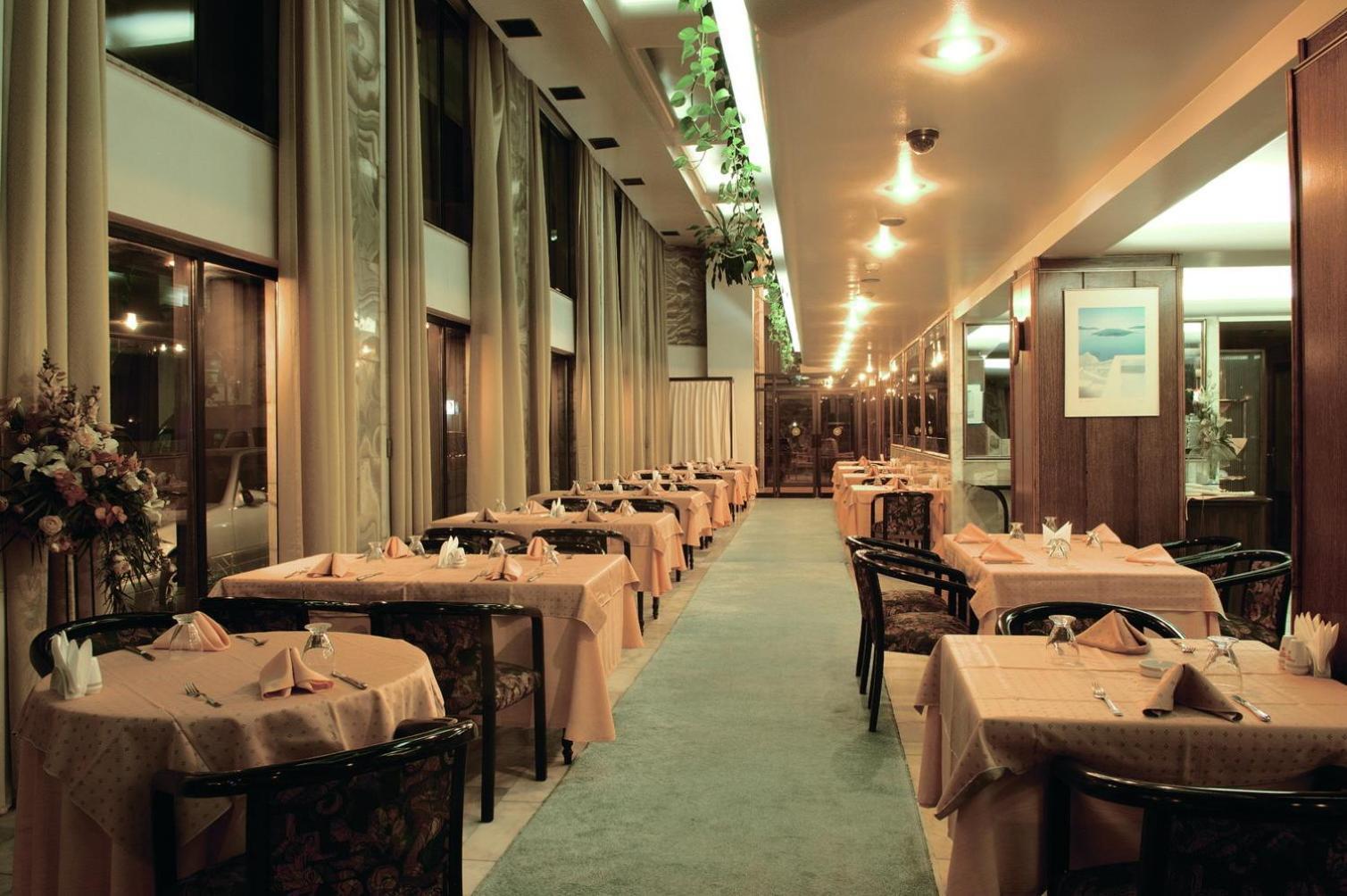 Yumukoglu Hotel İzmir Restoran gambar